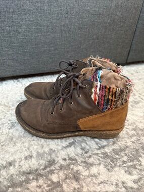 AETREX Brown Lace-Up women’s Ankle Boots with Colorful Knit Collar sz 38 | 7.5-8